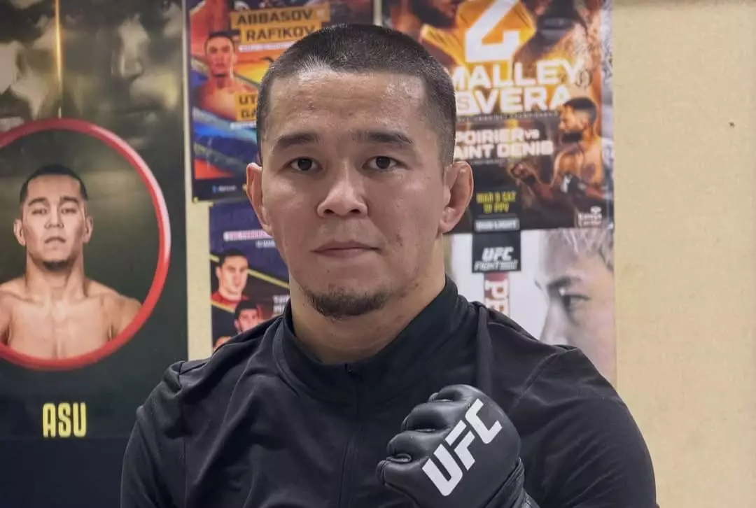 Асу Алмабаев Шавкат Рахмоновпен түскен фотоны жариялап, «екіойлы» жазба қалдырды