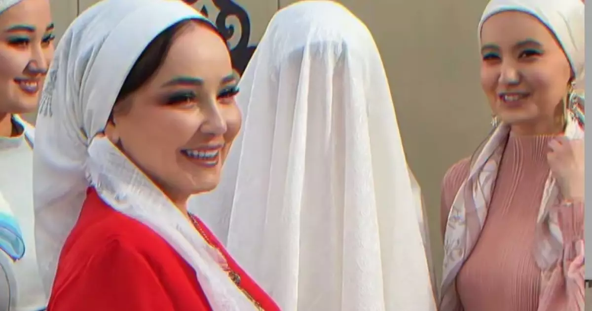  Жазира Байырбекова келінін өз бейнебаянына түсірді 