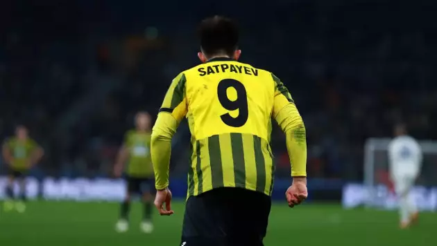 "Қайрат" Дастан Сәтбаев пен тағы екі ойыншыны құрамнан "шығарып" тастады