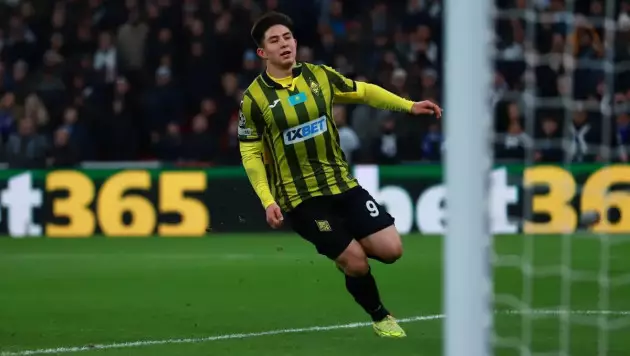 "Алтын доп" иегерінен де асып түскен Дастан Сәтбаев рейтингте көш бастады