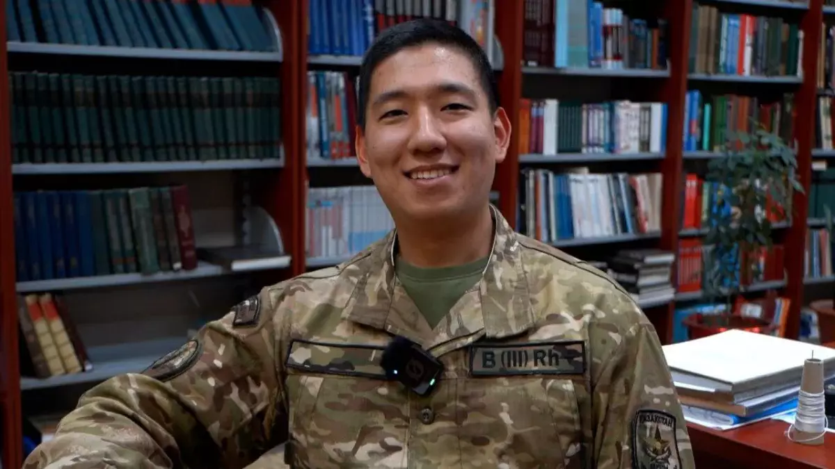 Бес тілді еркін меңгерген: Қазақстан әскері қатарында полиглот сарбаз қызмет етеді