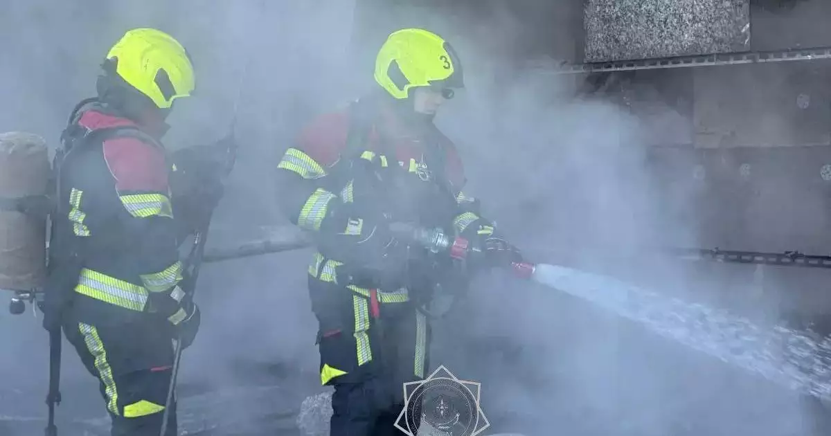  Алматыда пәтер өртеніп, бір адам құтқарылды 