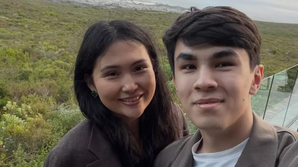 Бибисара Асаубаева ответила на вопрос о своих отношениях