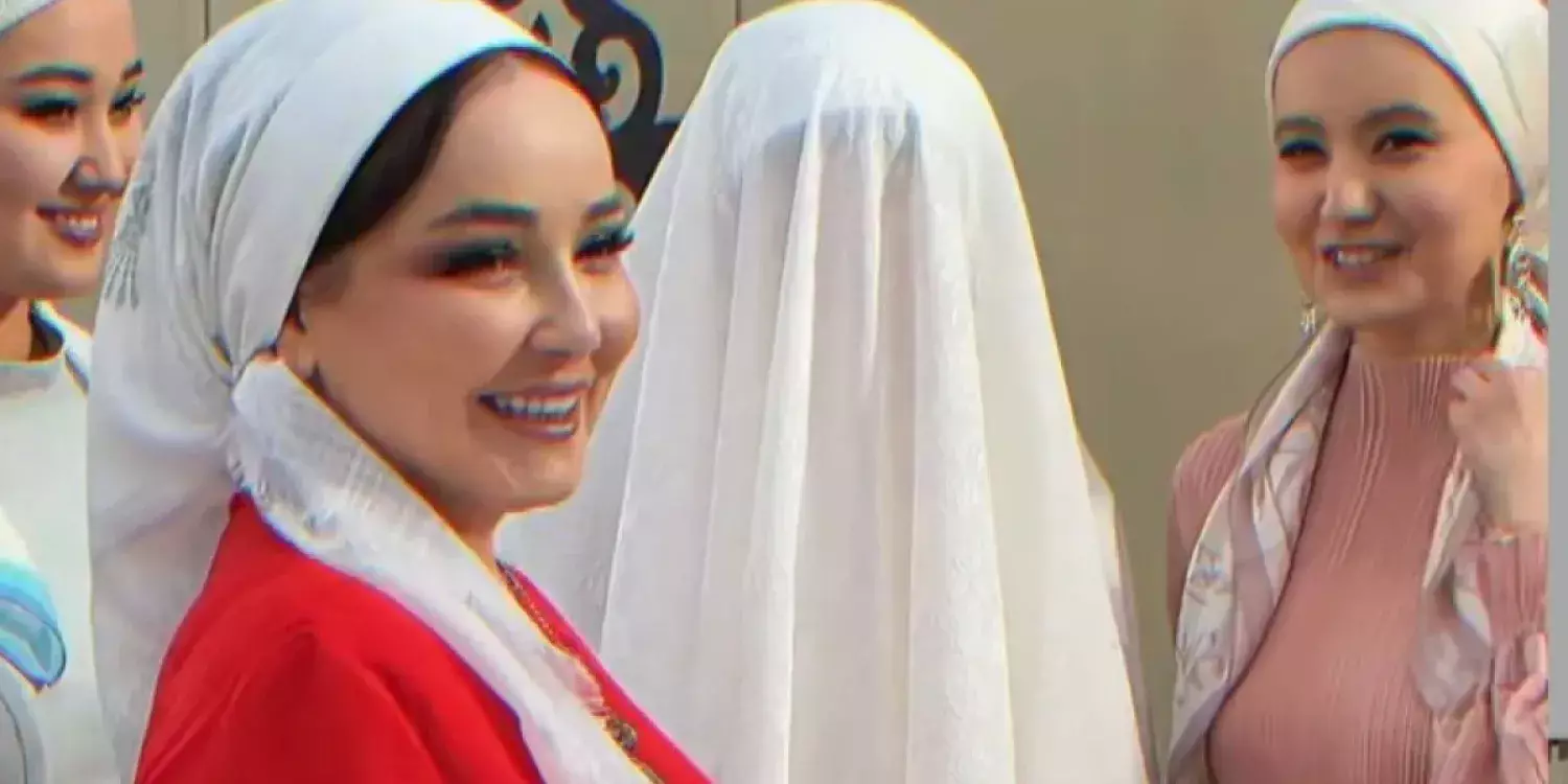 Жазира Байырбекова келінін өз бейнебаянына түсірді