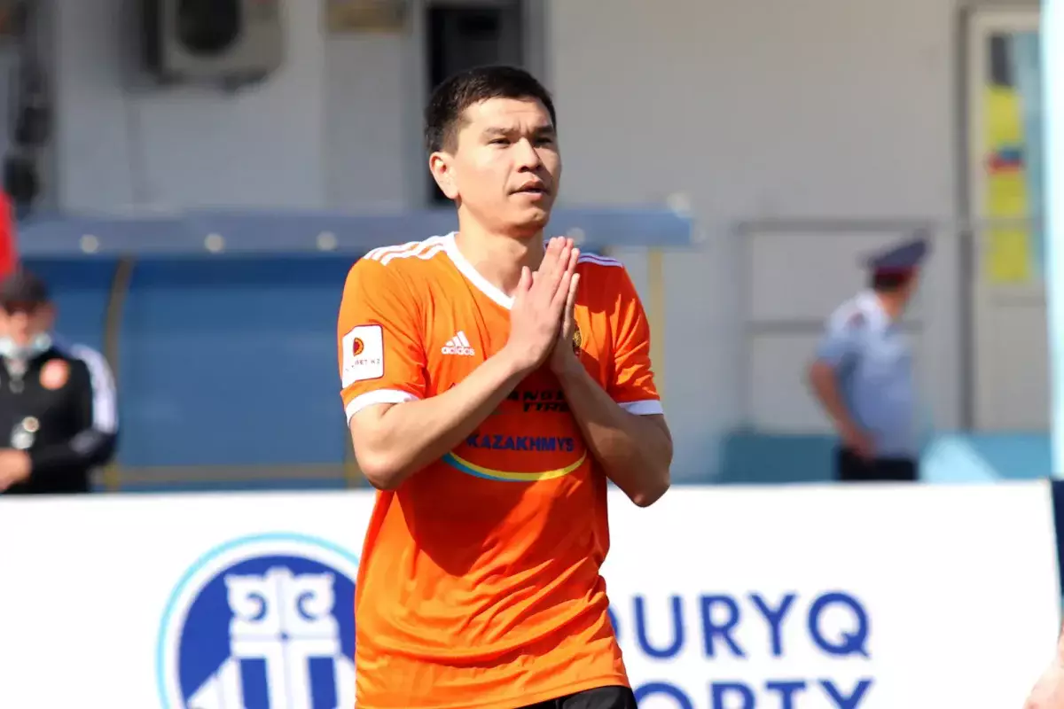 Айдос Тәттібаев үлкен футболмен қоштасты