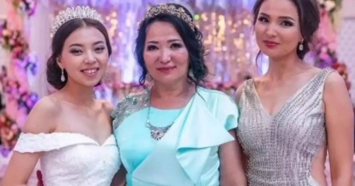  `Адал келінім... Дүниеге бала алып келді`: Гүлзира Айдарбекова елге сүйінші жаңалығын жеткізді (ВИДЕО) 