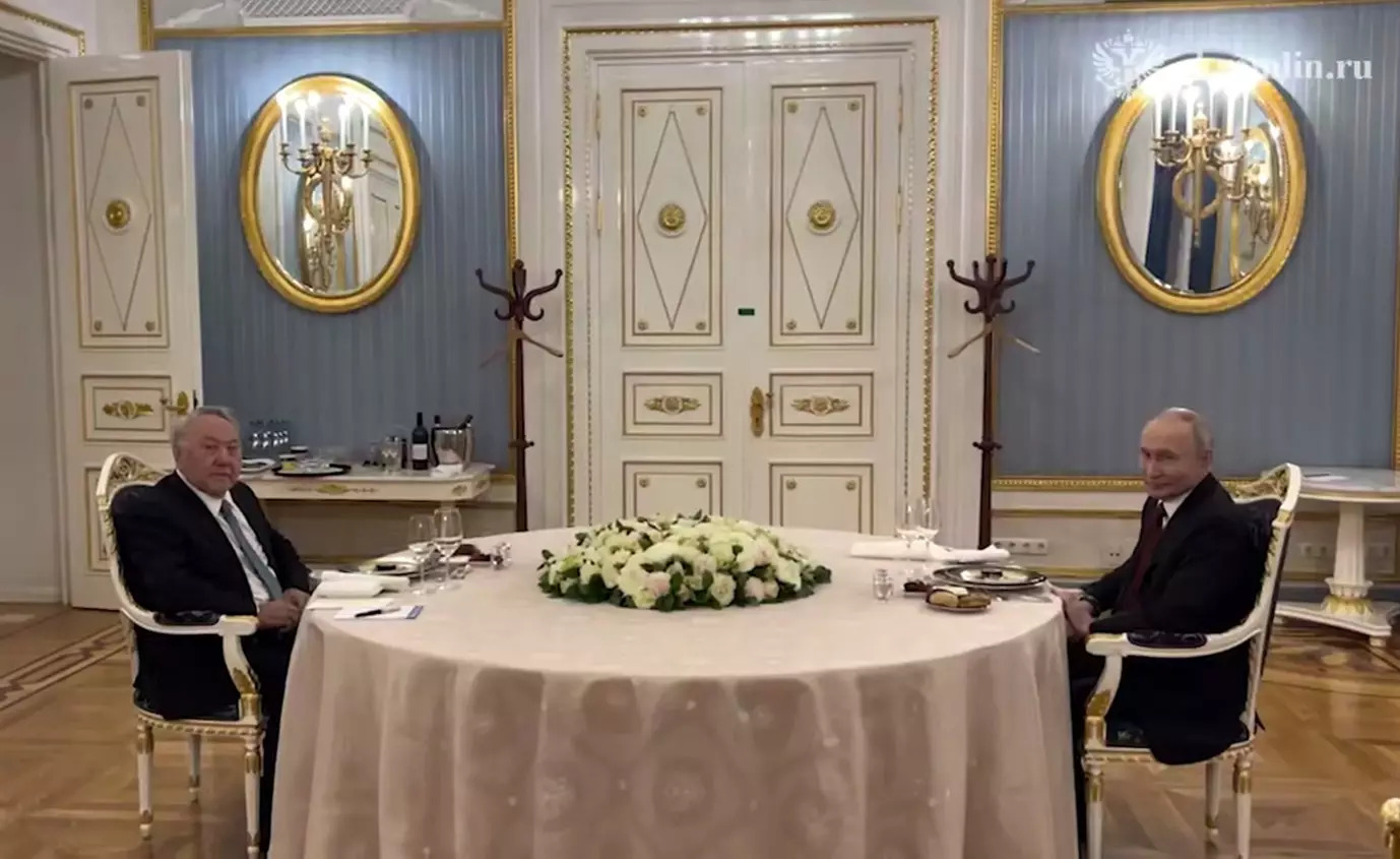 Путин назвал Токаеву причину встречи с Назарбаевым