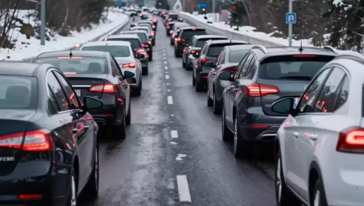 Ресеймен шекарада көліктер ұзақ кептелісте тұрып қалған