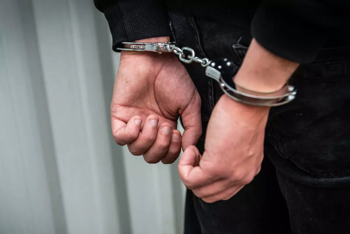 Подозреваемого в мошенничестве на 100 млн экстрадировали из России в Казахстан