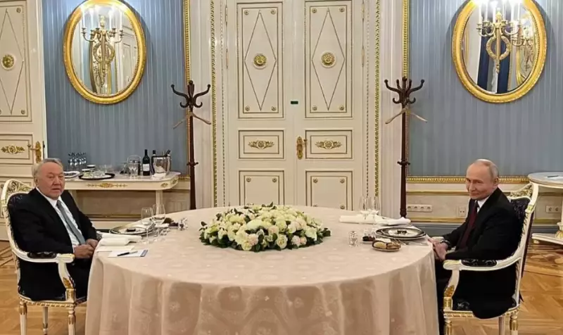 Путин встретился с Назарбаевым по его настоятельной просьбе