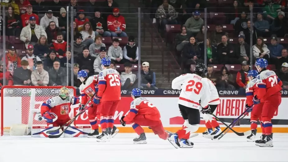 Канада сенсационно проиграла на МЧМ-2026 по хоккею