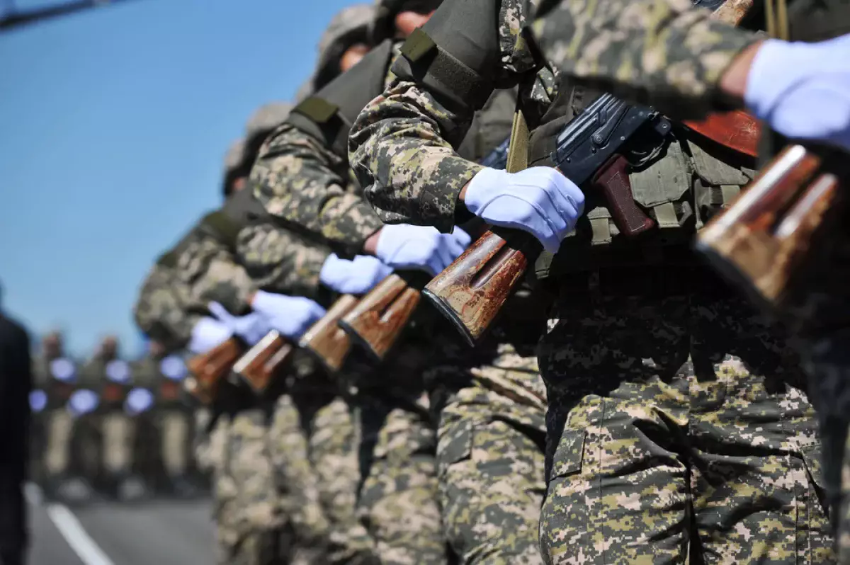 Армия жастарды еліміздің нағыз азаматы етіп тәрбиелеуі керек – Президент