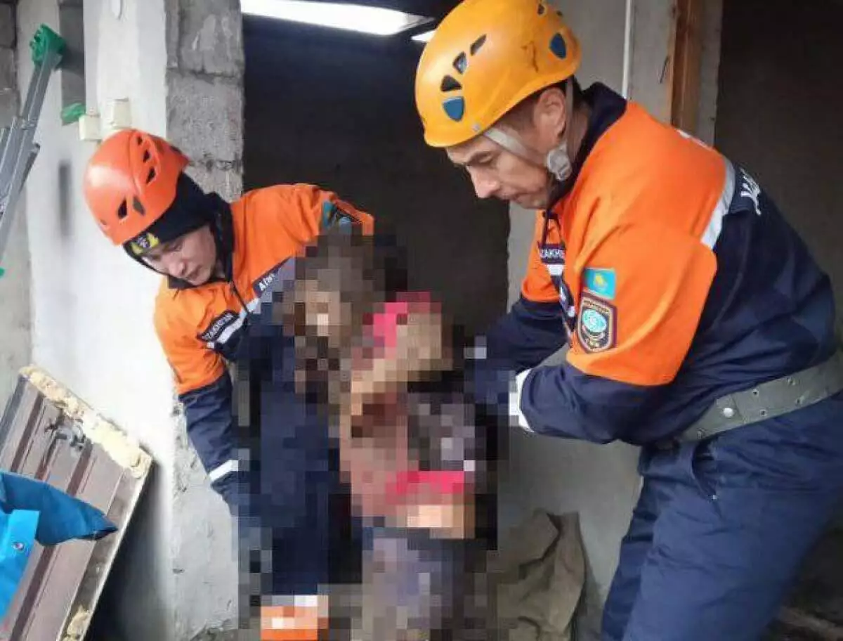 Жамбыл облысында 11 жастағы қыз әжетхана шұңқырына құлап кетті