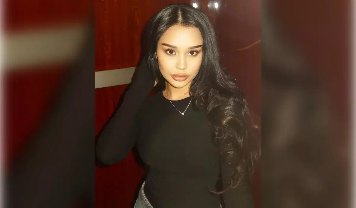 «Анама басқа адамдармен тұрған жайлы болды»: Ақан Сатаевтың қызы даулы сұхбаттан кейін мәлімдеме жасады