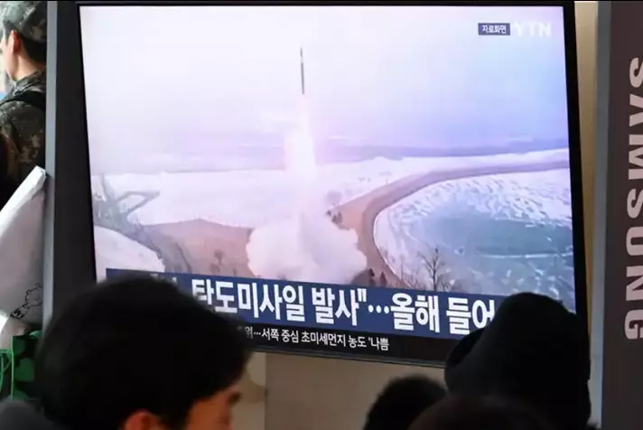 На фоне кризиса в Венесуэле КНДР провела пуск гиперзвуковой ракеты