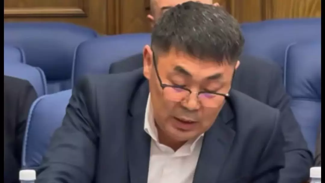 "Мемлекеттік гранттарды оқушылардан қызғанбайық" дейді белсенді ұстаз