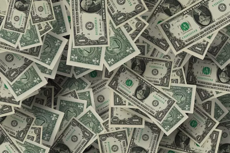 Насколько подешевел доллар в Казахстане за 2025 год