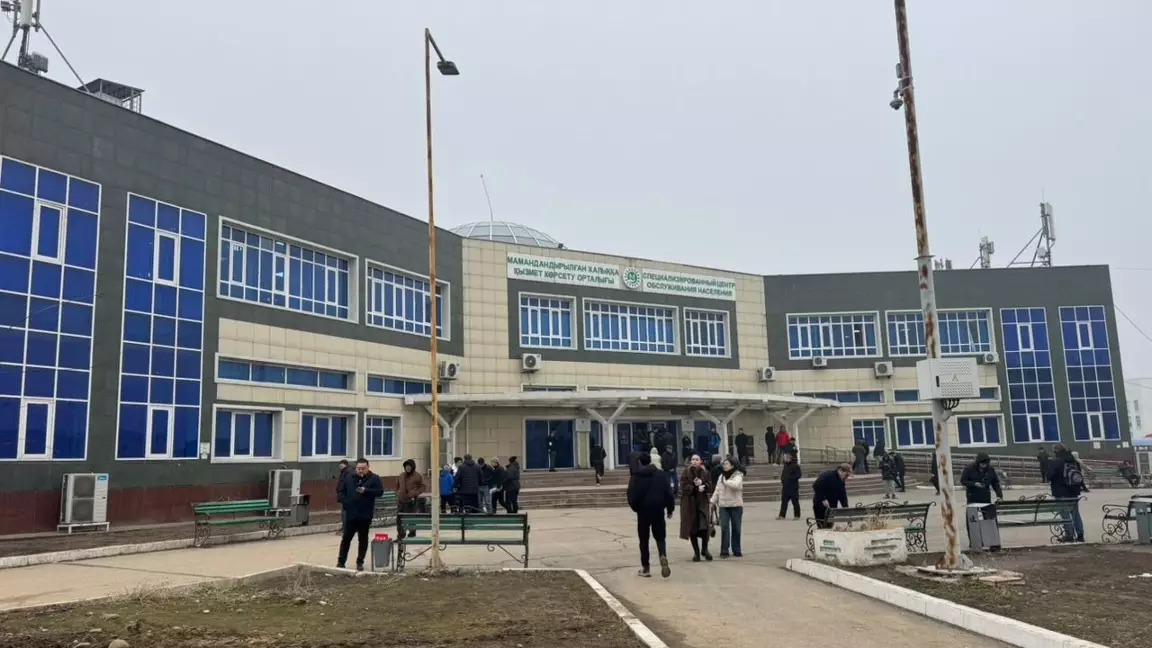 Нөмір үшін ұзын-сонар кезек пен дүрбелең: МХҚКО-ларда не болып жатыр?