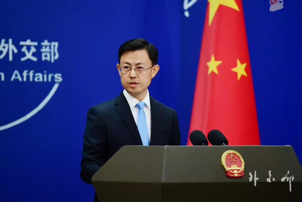 Пекин потребовал от США обеспечить безопасность Мадуро и освободить его и супругу