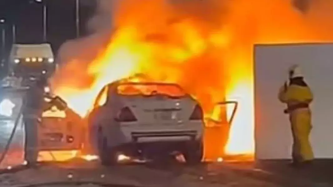 Екі көлік өртеніп кеткен: Атырау облысында жол апатынан 1 әйел көз жұмды 