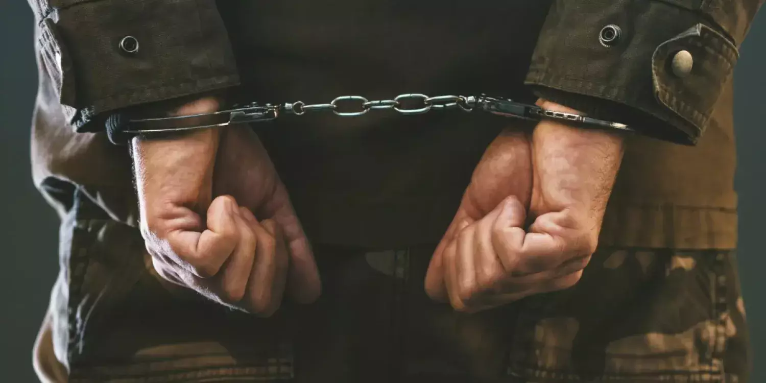 Шымкентте сотталғандардың жағын сындырған үш түрме қызметкерлері қамауға алынды