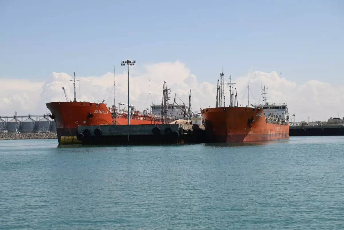 Казахстан строит торговые суда нового класса для Каспийского моря