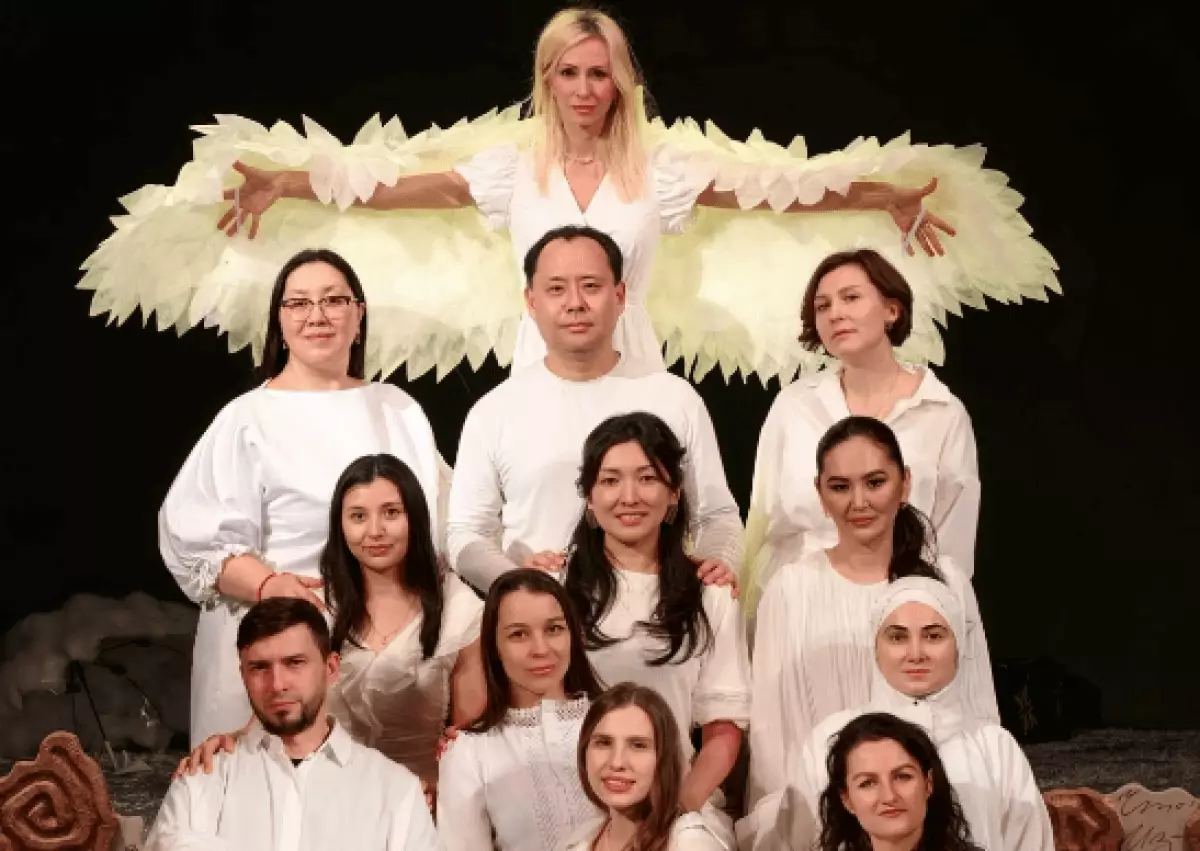 Премьера спектакля "Наследники" в РДТ в Астане