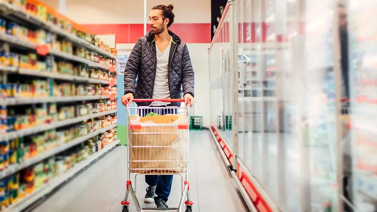 Врачи предупреждают, что некоторые популярные продукты и напитки могут тайно снижать уровень тестостерона у мужчин.