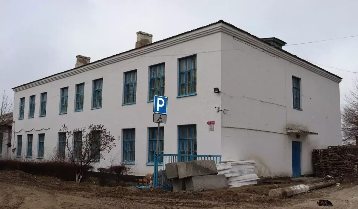 Мәжіліс депутаттары Тараздағы мектептің жаңа ғимаратының құрылысымен танысты