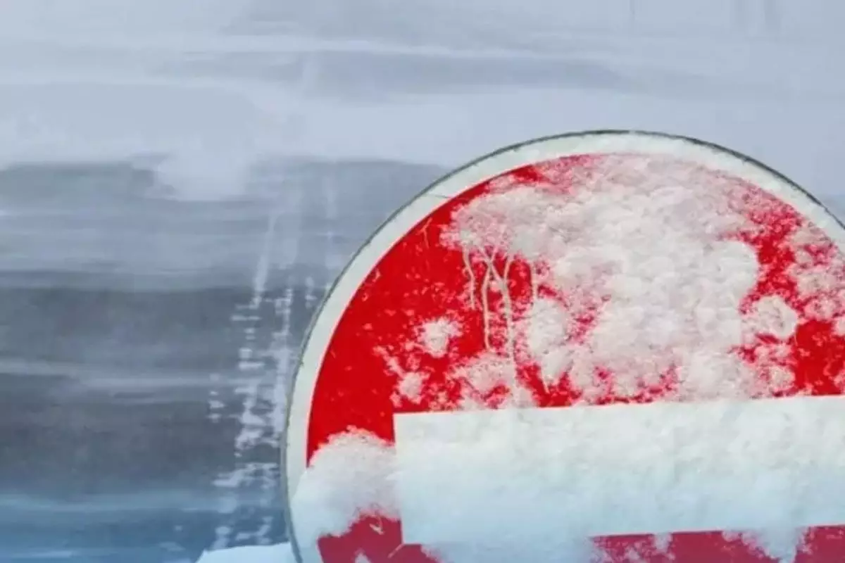 В Атырауской области ограничили движение транспорта из-за непогоды