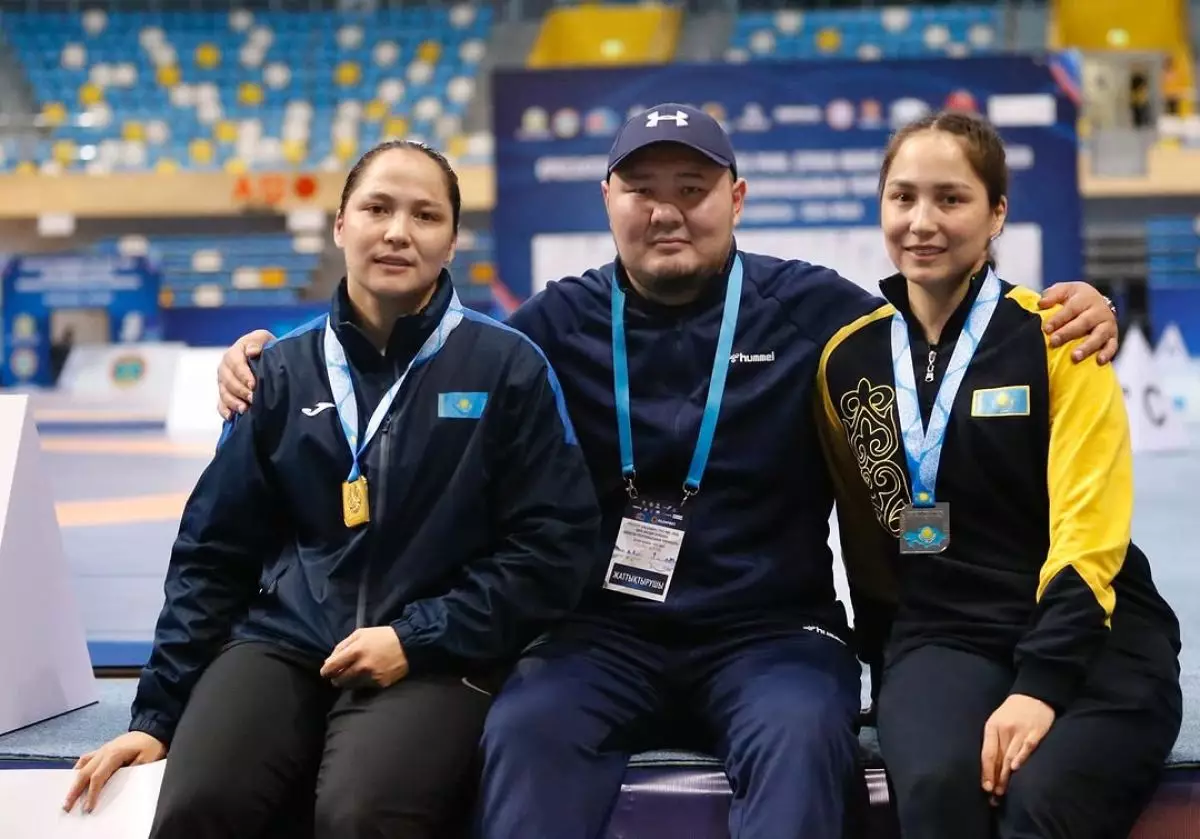 Егіз балуандар Жәмилә мен Мәдина Бақбергеновалар 30 жасқа толды