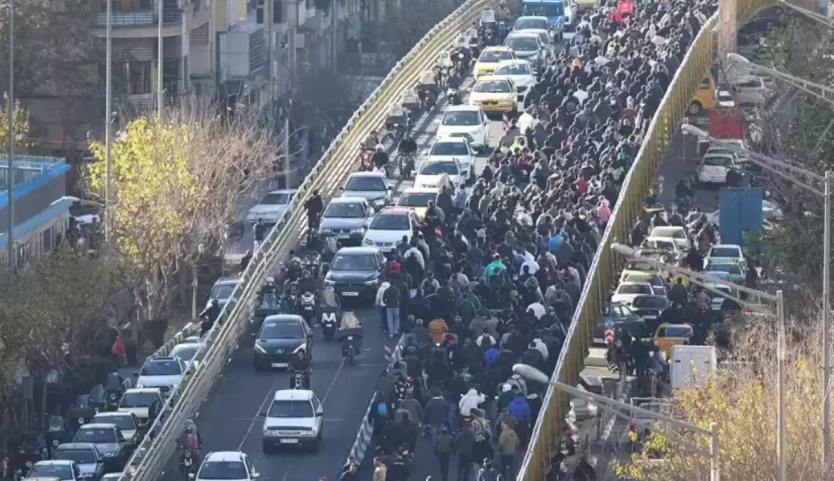 Ирандағы наразылықтар: қаза тапқандар саны артып, мыңнан астам адам қамауға алынды