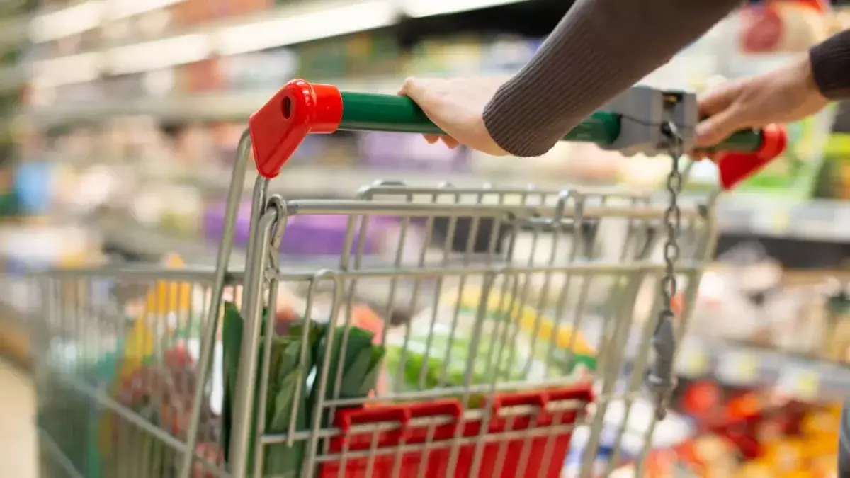 Мясо и бензин подорожали: ценовой скачок в Казахстане в декабре