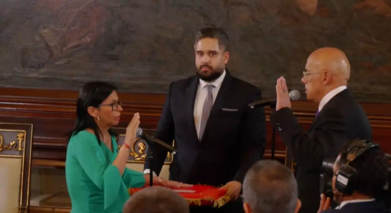 Венесуэлада уақытша президент ант қабылдады