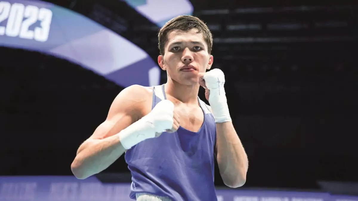 Звезда казахстанского бокса Санжар Ташкенбай сразится по правилам ММА