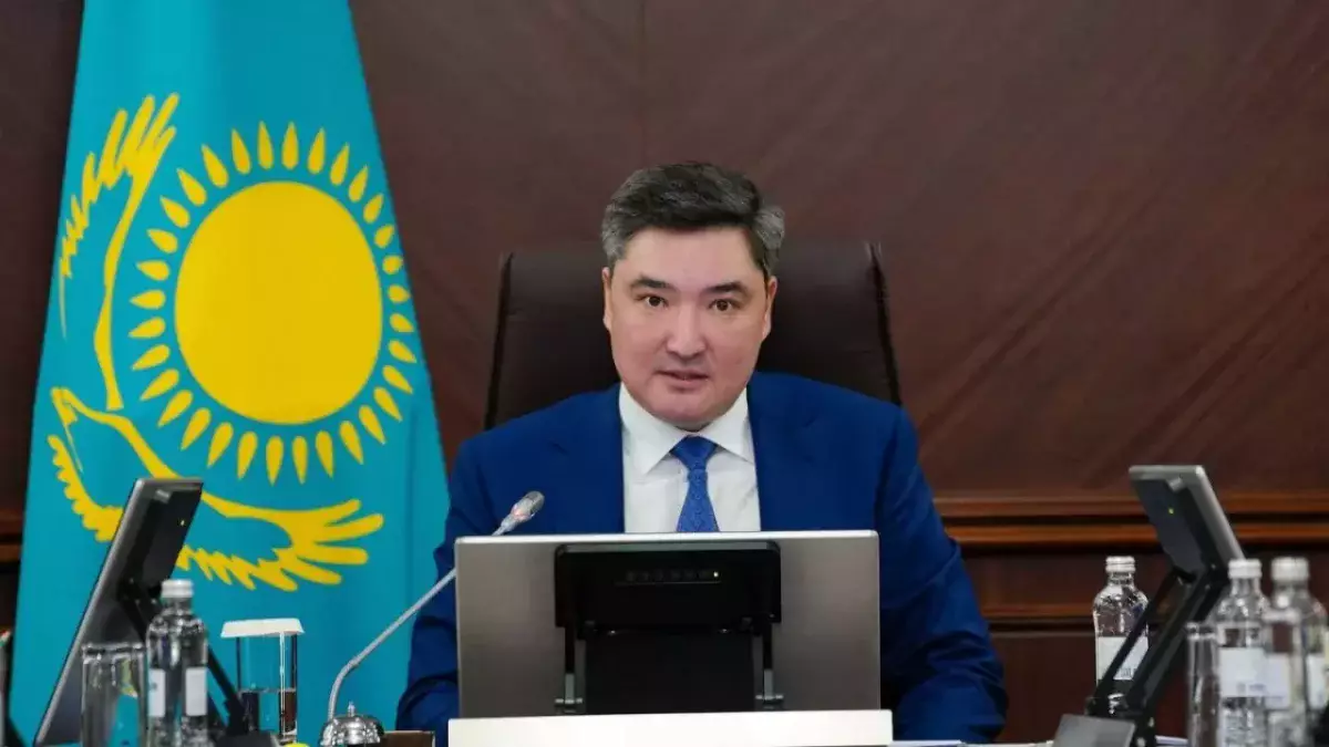 «Жұмыс істей алмасаңыздар ашық айтыңыздар»: Олжас Бектенов шенеуніктерге маңызды үндеу жасады