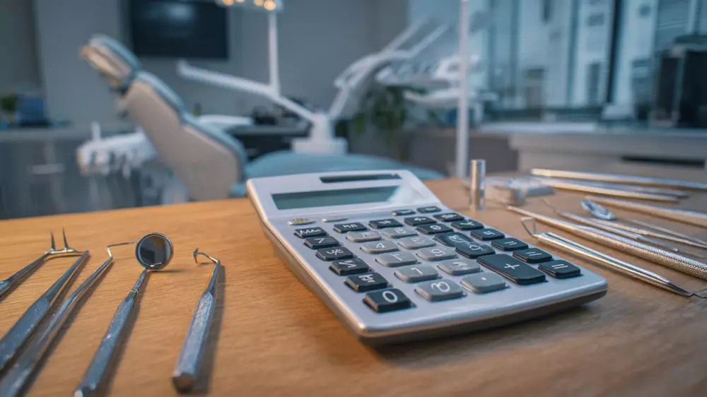 Стоматология арқылы зейнетақы қаржысын алу: он бір адам қамауға алынған