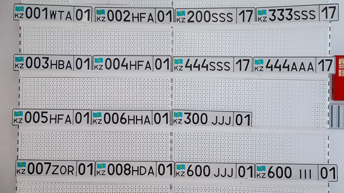 Қазақстанда "әдемі" нөмірлер алу тәртібі өзгереді