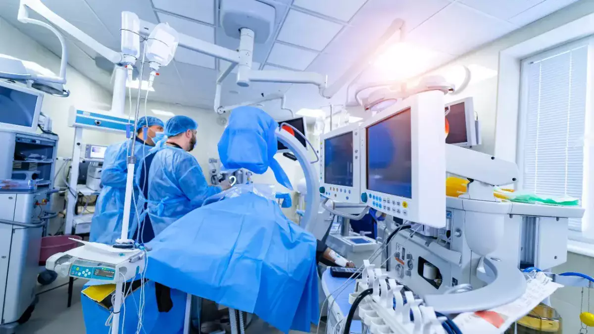 Врачи сообщили о состоянии пострадавшего при взрыве на шахте в Костанайской области