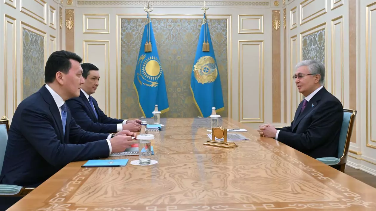 “500-ге жуық ұсыныс келіп түскен”: Мемлекет басшысы Парламенттік реформа жөніндегі жұмыс кеңесін өткізді