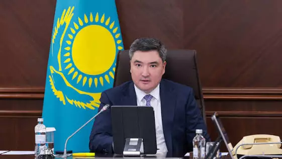 “Жұмыс істей алмасаңыздар, ашық айтыңыздар! Мәселені шешеміз”: Бектенов шенеуніктерді сынға алды