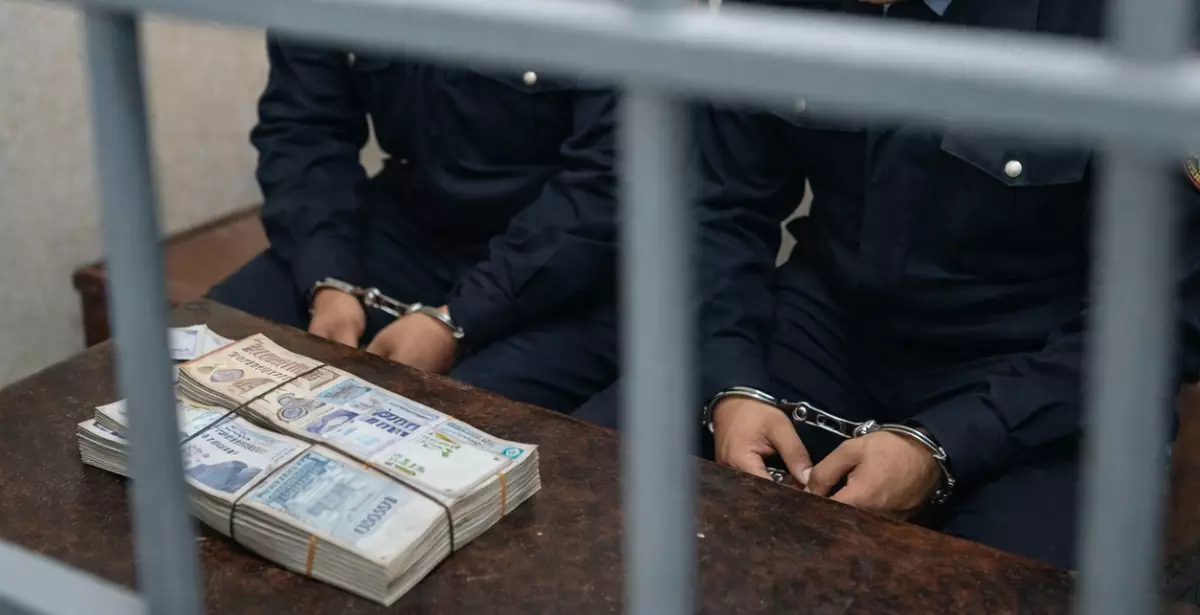 В Макате задержали полицейских по подозрению в коррупции