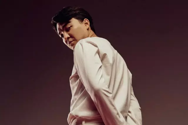 «Ашкөз емеспін: Еркеш Хасеннің екінші әйел алу туралы ойын ашық айтқан видеосы таралды