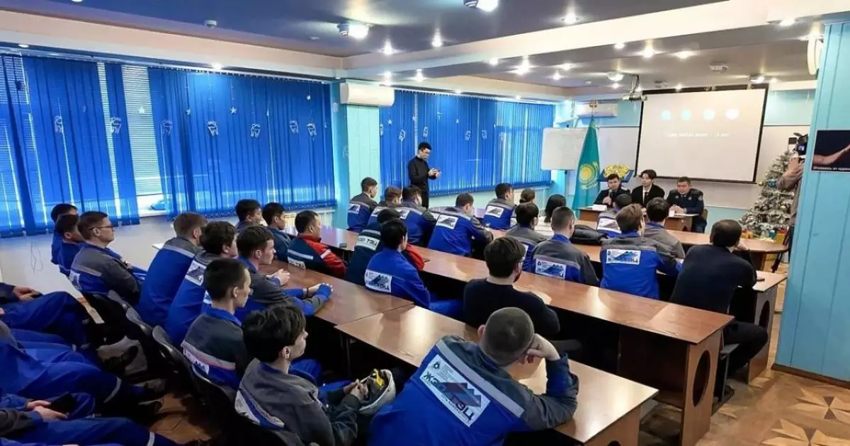  Өскеменде жұмысшы жастардың диалог алаңы ұйымдастырылды 