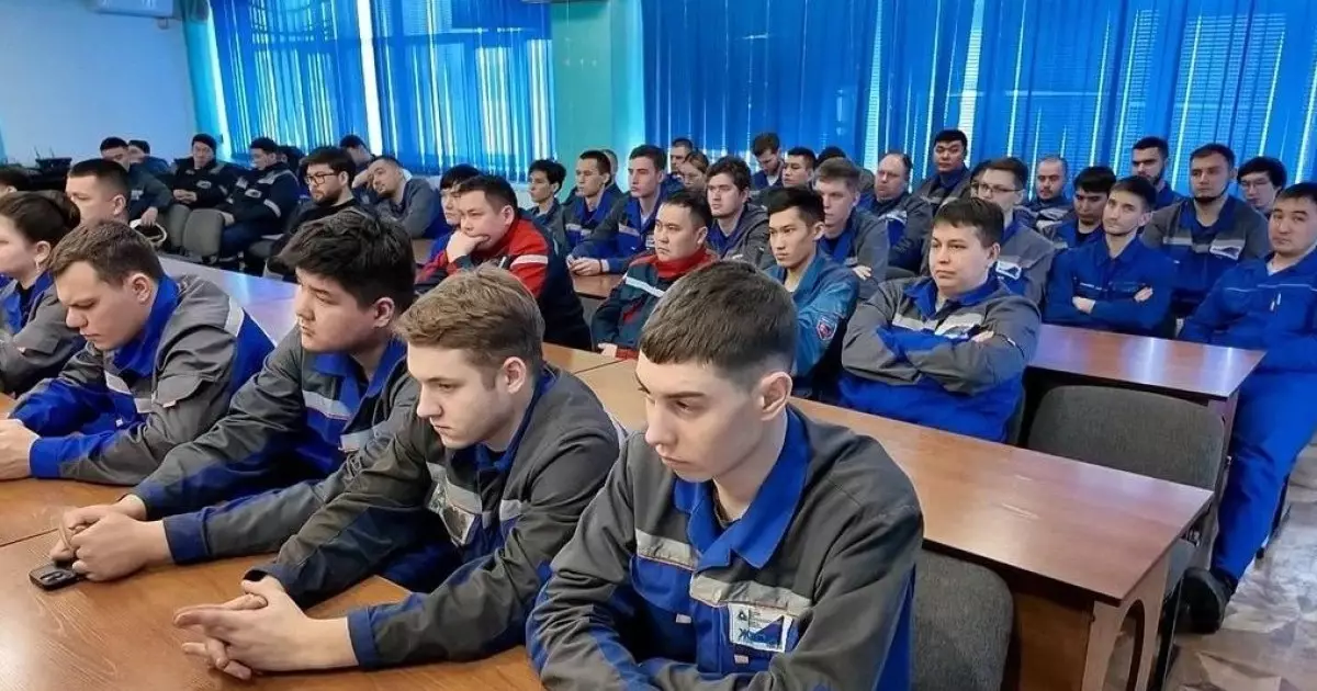  Өскеменде жұмысшы жастармен құқық бұзушылықтардың алдын алу бойынша профилактикалық кездесулер өтуде 