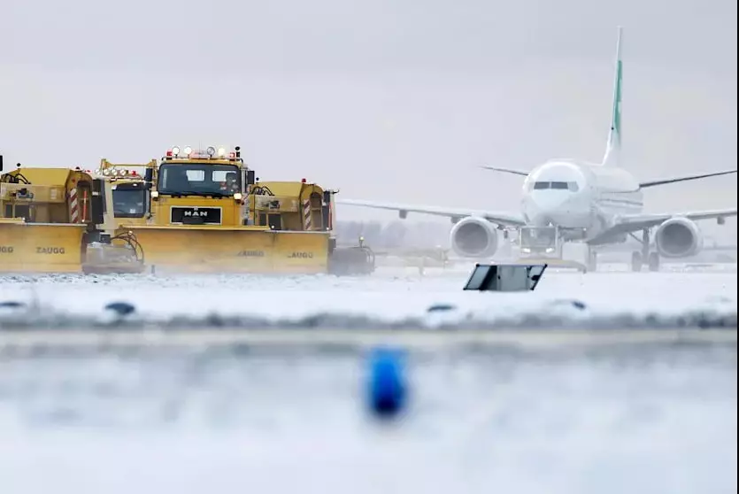 Сильные снегопады парализовали Европу