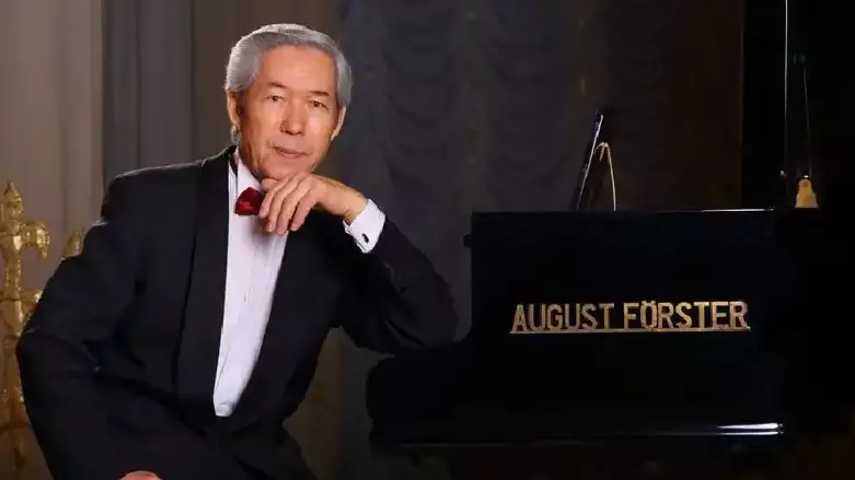 "...қарыздар қазақпын" деген әнші халыққа алғыс айтты