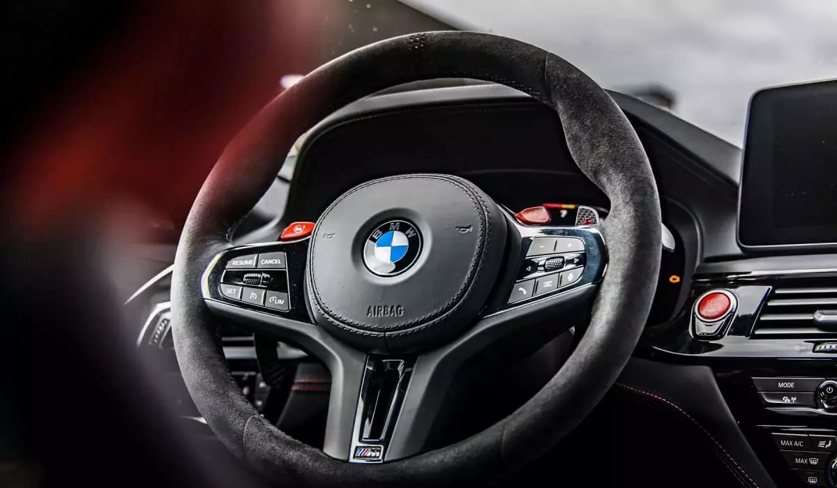 BMW X3 «сошли с ума»: новые кроссоверы сами крутят рулем