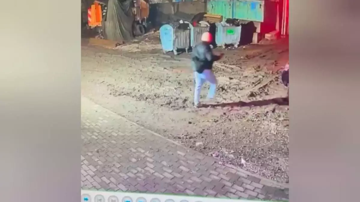 Под видом игрока: в Астане во время матча обокрали футболиста