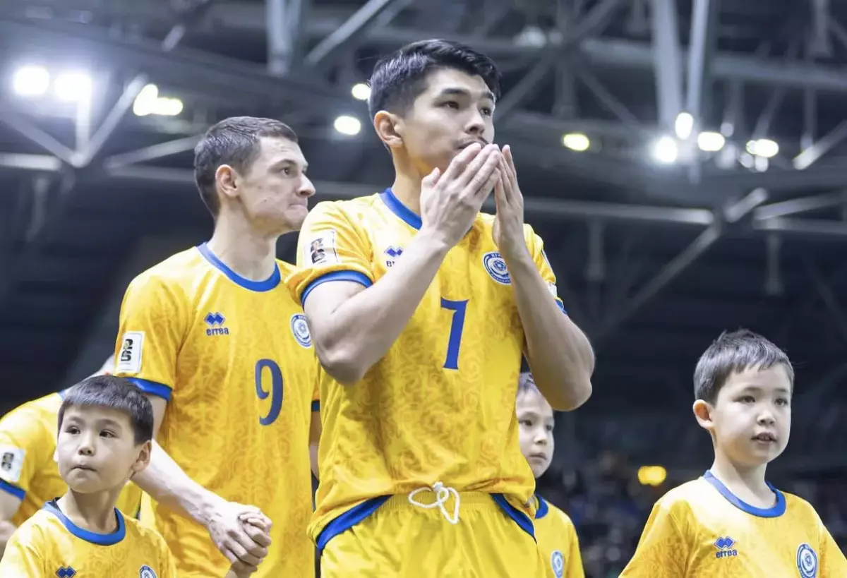 Самородовтың жолын қайталай ма? – Сарапшы Кенжебектің “Ахматқа” ауысуына қатысты мәлімдеме жасады